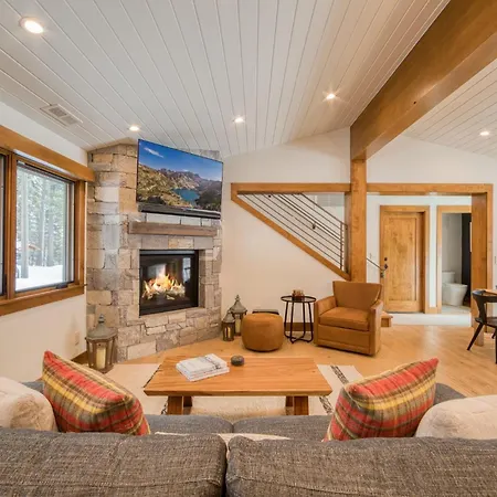 Splendid At Chamberlands By Tahoe Getaways - Chamberlands Hoa, Private Hot Tub & Walk To Lake Tahoe